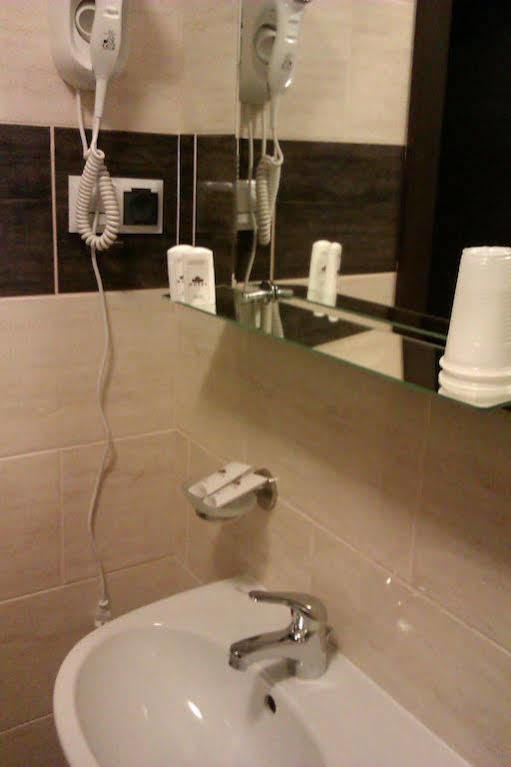 Hotel Platinum הרוביישוב מראה חיצוני תמונה
