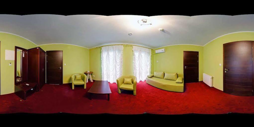 Hotel Platinum הרוביישוב מראה חיצוני תמונה