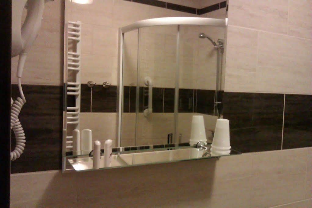 Hotel Platinum הרוביישוב מראה חיצוני תמונה