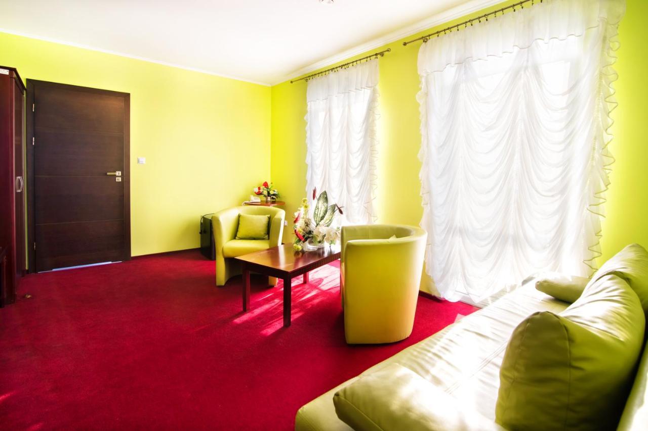 Hotel Platinum הרוביישוב מראה חיצוני תמונה
